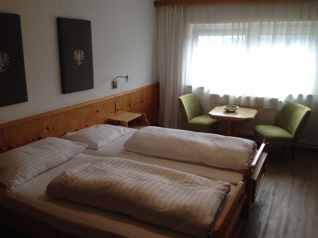 Готель Gastehaus Winkler Karres Екстер'єр фото